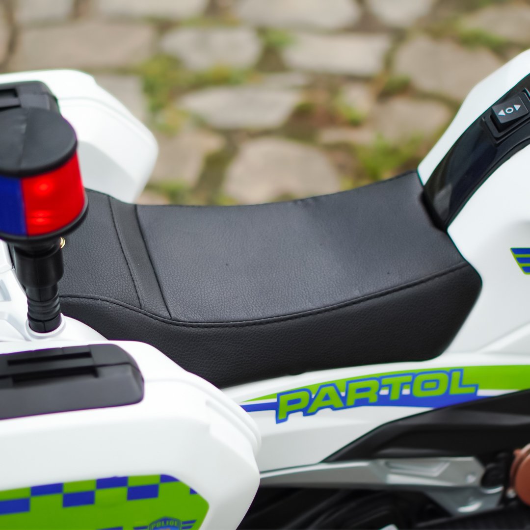 Motocicletă Electrică pentru Copii POLICE cu Efecte Sonore, Lumini și Music Player, 3-7 ani. maxim 39 kg.