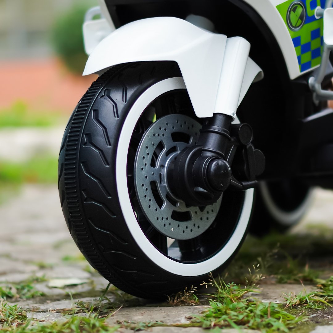 Motocicletă Electrică pentru Copii POLICE cu Efecte Sonore, Lumini și Music Player, 3-7 ani. maxim 39 kg.